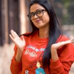 Sohini Sarkar Instagram - এক ভাঁড় চা আর টিনটিন ♥️ . . 📸 @that_cam_boy_official 💇‍♀️ @pujahalder629017 ✂️ @anikdey003 🔗 @socialyard_digital @abhireporting . . #kolkata #cha #tintin #reels #fun #mood #brightday #Nostalgia #trending #bangali #ootd #reelitfeelit Kolkata