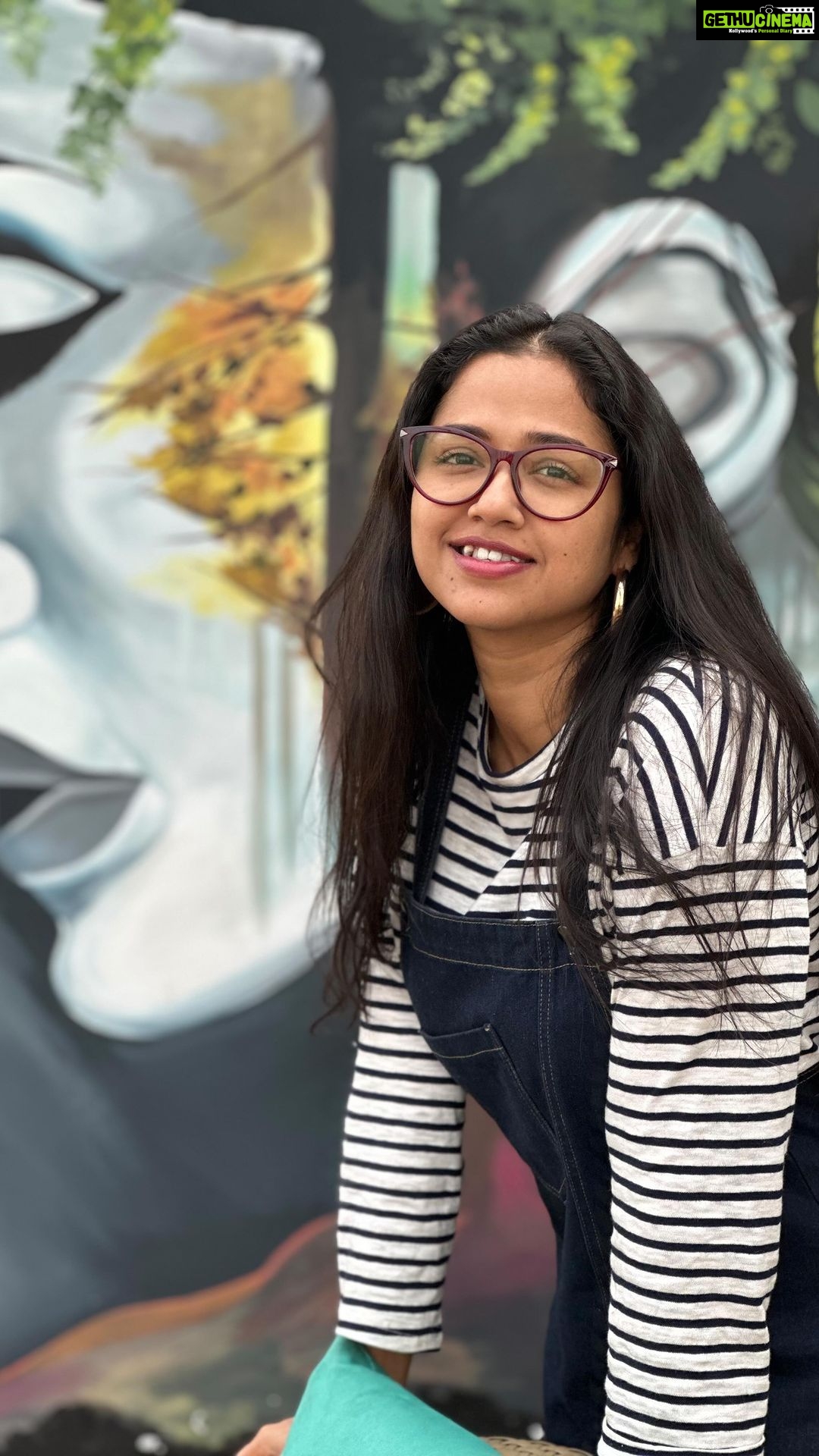 Sohini Sarkar Instagram - Morning shows the day 🌸🧣 . . #morning #saga #mood #bright #shine #life #love #reels #potd Kolkata