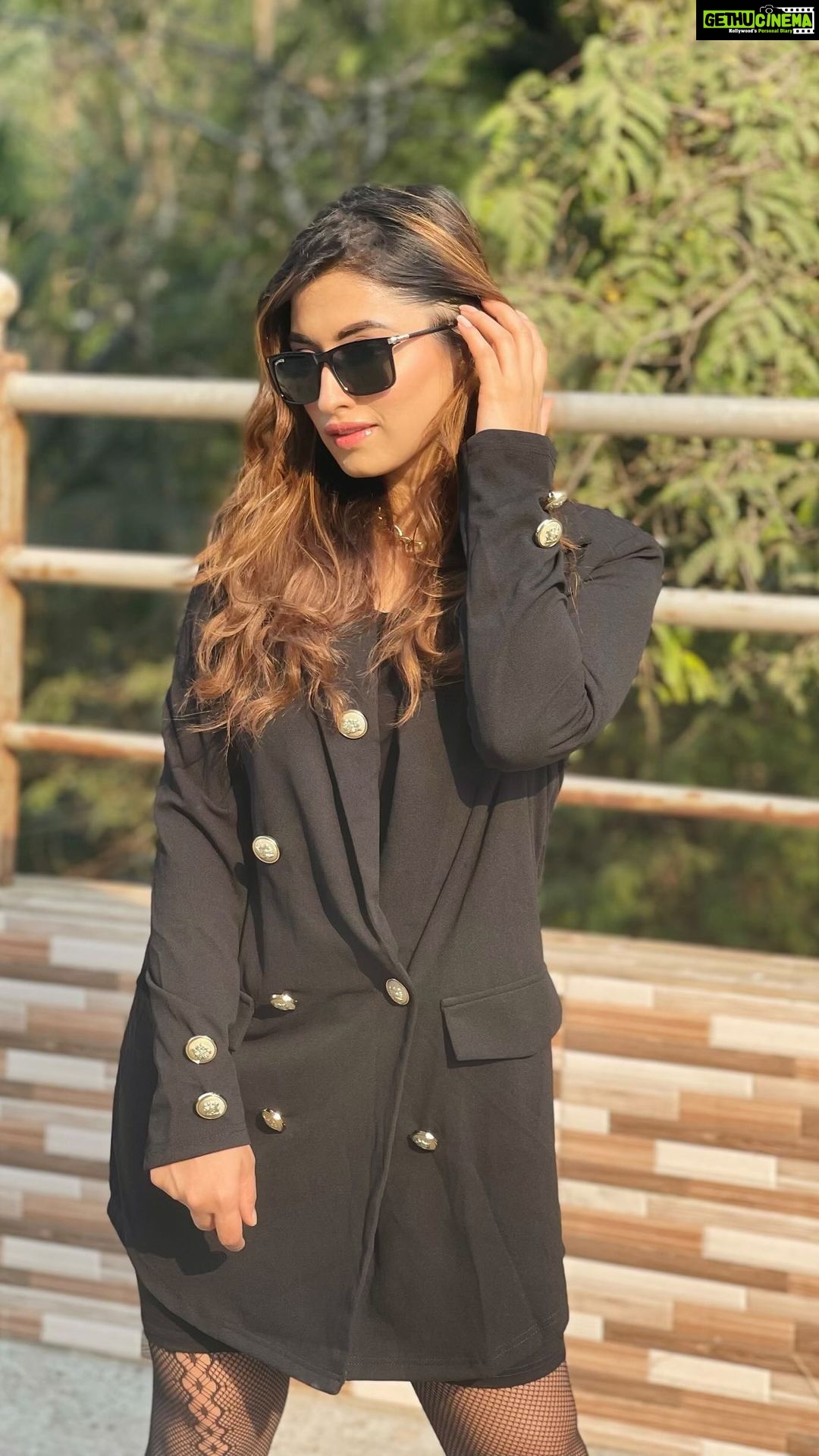 Somi Khan Instagram - π₯π₯π₯π₯π§Ώπ¦β¨ . . . Outfit @cameo_store_official π₯