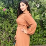 Somi Khan Instagram - It’s breezy here 🍃✨ . . . Outfit by @cameo_store_official 🌸