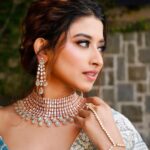 Somi Khan Instagram - Wonder 🔥 Courage 🔥 Power 🔥 . . . Mua @bijalgadamakeovers Location @levelsresort Outfit @manishkumar330_ . . #queen #lioness #onewomanarmy