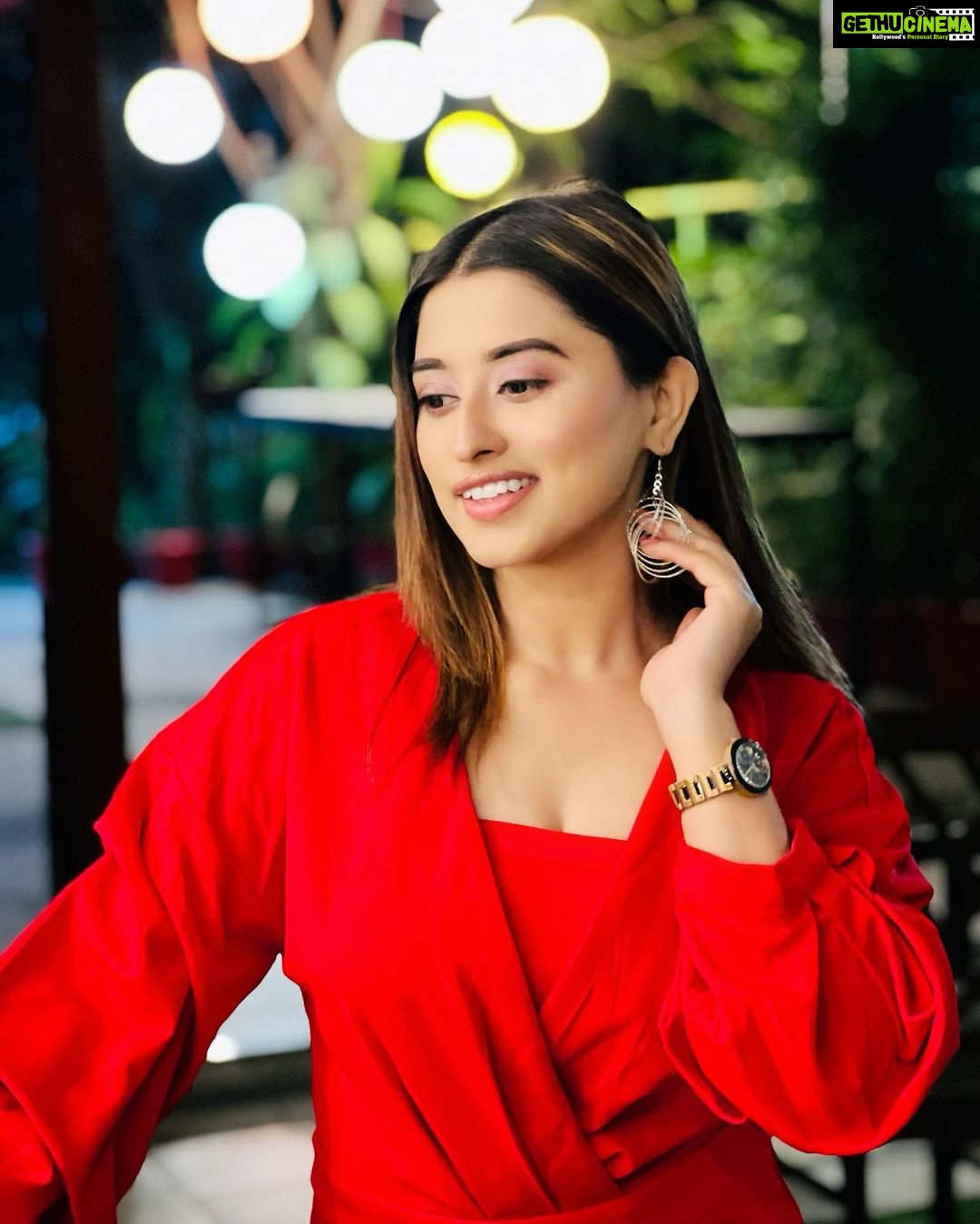 Somi Khan Instagram - ❤️🔥 . . . Beautiful outfit by @cameo_store_official