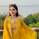 Somi Khan Instagram - Na chahiye kuchh tumse zyaada tumse kam nahi ♾❤️ #inlovewithbhopal #cityoflakes . . . . Outfit by @saachijaipur Bhopal, Madhya Pradesh