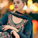 Somi Khan Instagram - Jumma Mubarak 🌟