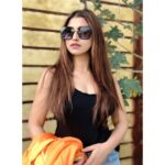 Somi Khan Instagram - My Saturday 💗Be a day of happiness, peace and love 🦋