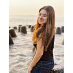 Somi Khan Instagram - Sky above, Sand below, peace within 🌊