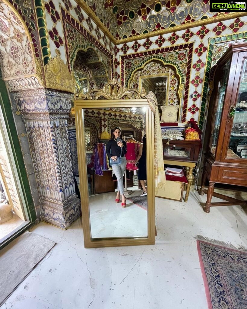 Somi Khan Instagram - A-Mirror-self 🪞🔥 City Palace, Jaipur