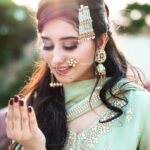 Somi Khan Instagram - Eid-al-Adha ⭐️🌙 . . Eid-al-Adha Mubarak ✨ . . Outfit @zarijaipur Jewellery @classic_jewellers1 Mua @_monikamakeovers_ @_rocky____12 Photography @kalamayiphotography . . #eidmubarak #eidaladha #instagood #reels #feelkaroreelkaro ✨