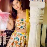 Somi Khan Instagram - 🦋💛✨