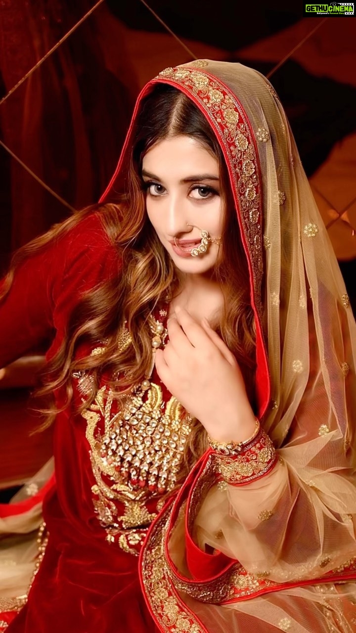 Somi Khan Instagram - Ki hum kho gaye pyar ki ragini main ❤️✨ . . . Outfit @ddeepraa @deeptichaudharysaini Photographer @bright__photography__ Mua @blushbymohini