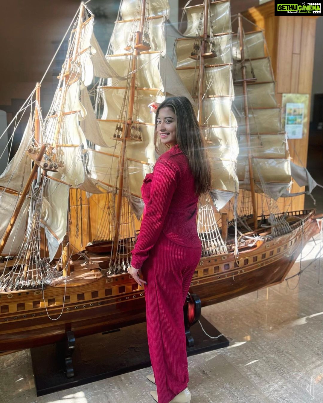 Somi Khan Instagram - Hold on tight to the people who love you a little more on the days you can’t love yourself ❤️✨ . . Outfit @fashionstruc Fortune Resort Benaulim Goa