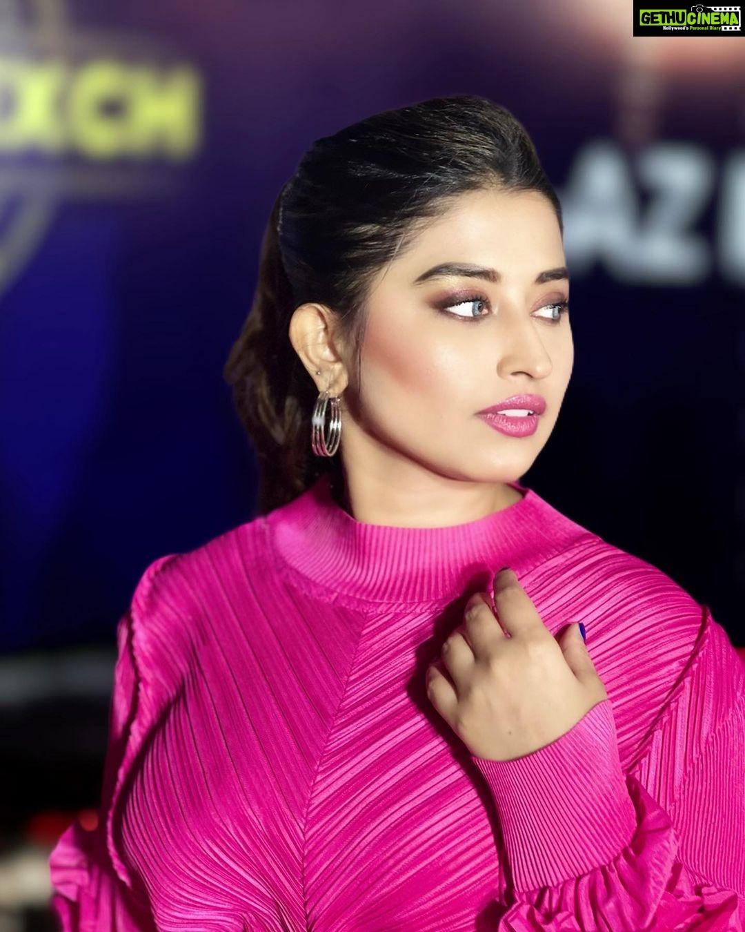 Somi Khan Instagram - I fall in love with you a little bit more 💖 . . . Outfit @fashionstruc —————————————————- #goa #goadiaries #event #blessed #selflove #somi #somikhan Goa, India