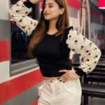 Somi Khan Instagram - You call it madness, but I call it love ❤️