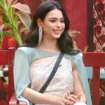 Soundarya Sharma Instagram - A white dress and an elegant smile 🤍✨ #BB16 @voot @colorstv @beingsalmankhan Styled by - @juhi.ali @rubans.in @oakpinionpr . #SoundaryaSharma #WeSupportSoundarya #WeAreWithSoundarya #SquadSoundarya #Soundarya #BossLady #DimpleDollSoundarya #SoundaryaForTheWin #SoundaryaForever #SoundaryaInBB16 #TeamSoundaryaSharma #BB16 #SalmanKhan