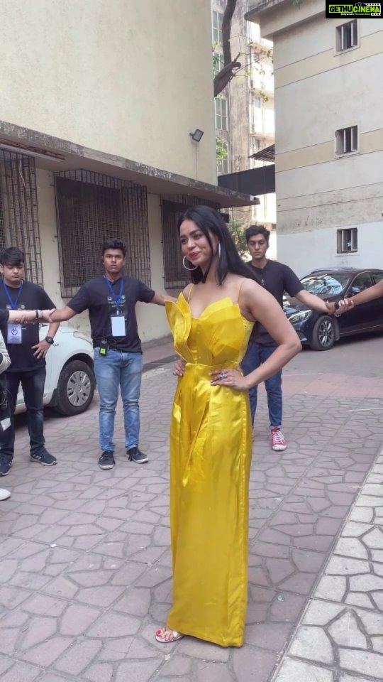 Soundarya Sharma Instagram - Love being around people At the cutting chai festival 2023 at RD National college, Bandra π₯° π» Outfit by: @swats.star @swatimishraworld #CuttingChaiXvi #RDNationalCollege . . #SoundaryaSharma #SoundaryaSquad #SquadSoundarya #Dimpledoll RD & SH National College & SWA Science College