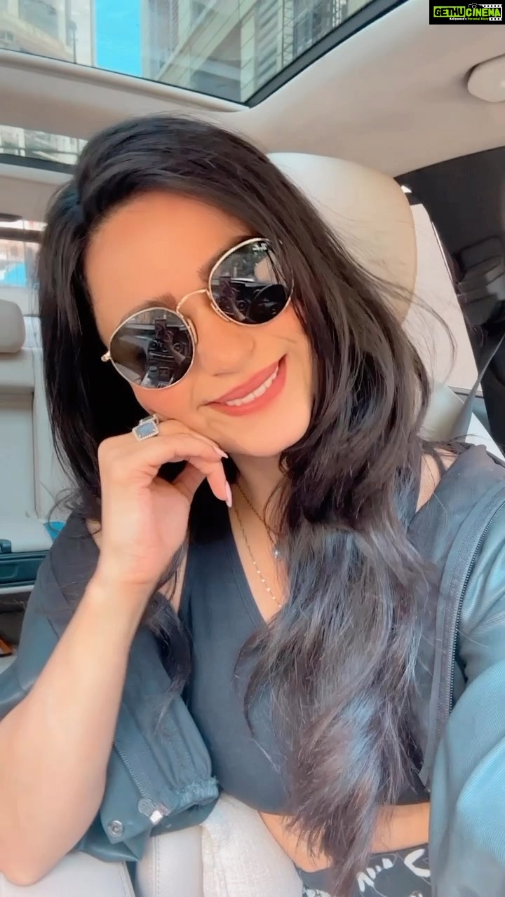 Soundarya Sharma Instagram - Driving away the #MondayBlues 😎 Do you also enjoy the 90s playlist?😍 . . #90smusic #Vibing #EvergreenSongs #Mood