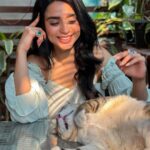 Soundarya Sharma Instagram - Swipe to see the cutie😍♥️🐈 . . #sunkissed #summeroutfit #sunnyvibes