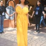 Soundarya Sharma Instagram - Where’s my sunflower? 🌻 Outfit by @swats.star @swatimishraworld . . #SoundaryaSharma #SoundaryaSquad #SquadSoundarya #Dimpledoll