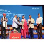 Soundarya Sharma Instagram - Feeling honored and humbled to receive recognition from the esteemed Padma Vibhushan Dr. Raghunath Anant Mashelkar. It was an unforgettable moment, made even more special by the presence of Mr. Vijay Darda @vijayjdarda It's a privilege to be recognized for my impact on the youth as a future influencer. I promise to keep making waves and inspiring change. This recognition is a testament to all the hard work and dedication I have put in, and I am beyond grateful for this opportunity ❤️✨ #SoundaryaSharma #BiggBoss16 #BB16 #2023 #SoundaryaSquad #SquadSoundarya
