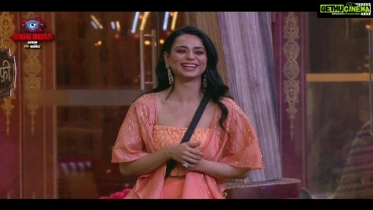 Soundarya Sharma Instagram - You know it's right when Salman Khan himself compliments you 🥰✨ #BB16 @voot @colorstv @beingsalmankhan @babitamalkani @rubans.in Styled by- @juhi.ali #SoundaryaSharma #SquadSoundarya #TeamSoundaryaSharma #BB16 #BiggBoss16 #BiggBoss #SalmanKhan