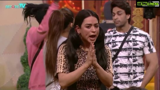 Soundarya Sharma Instagram - We know she's always been loyal to the bonds she's formed in the house, proud of the fact that she's playing by the rules and stands by the decisions she makes. We are in support of our girl and know her intentions continue to remain pure ❤️ #SoundaryaForTheWin Let's go, #SquadSoundarya, #WeAreWithSoundarya 💥 . @voot @colorstv @beingsalmankhan #SoundaryaSharma #DimpleDollSoundarya #WeSupportSoundarya #WeAreWithSoundarya #SquadSoundarya #Soundarya #BossLady #SoundaryaForTheWin #SoundaryaForever #SoundaryaInBB16 #TeamSoundaryaSharma #BB16 #SalmanKhan