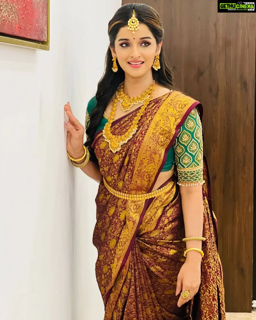 Sowmya Menon - 12.5K Likes - सब कुछ तूने दिया 🙏🏻 नामो नामो।♾️🙏
#HappyMahaShivratri 🕉♾️ #HeartfulOfGratitude #actress #Blessed