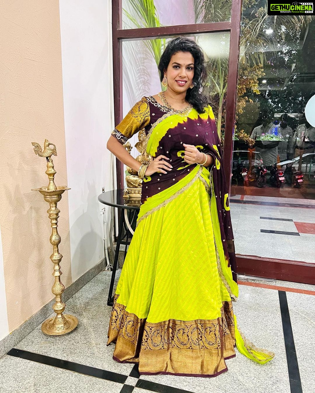 Sravana Bhargavi Instagram - Outfit by @kowshiki_couture