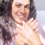 Sravana Bhargavi Instagram - Ta! Da! 💋 @flo.salon #gelnails . #thefloexperience #sravanabhargavi #makingmovingart #nails #nailart #frenchnails #madewithlove #hyderabad #southindianbride #playbacksinger Jubilee Hills
