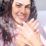 Sravana Bhargavi Instagram – Ta! Da! 
💋 @flo.salon #gelnails 
.
#thefloexperience #sravanabhargavi
 #makingmovingart #nails  #nailart #frenchnails #madewithlove #hyderabad #southindianbride #playbacksinger Jubilee Hills