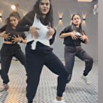 Sravana Bhargavi Instagram - Had a great time with you mam ❤😊 #cuffitchallenge #dancereels #trendingreels #instagood #instagram