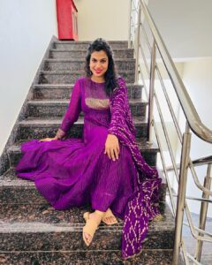 Sravana Bhargavi Instagram - If you know me, you know I love Anarkalis💜💜💜
Outfit by @varuni_couture