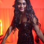 Sreejita De Instagram - Gulabi aankhen 👀 jo meri dekhi, Diwana har 💕 dil hogya 😊 . 🎬Shot & Edited by @ashmaneditors 👗: @stylebyjacke . #sreesquad #Sreejitade#reelitfeelit #aliabhatt #soty #reelkarofeelkaro #tansitionreel #trendingreels #viral #viralreel #explorepage #explore #love #trending #trends #trend #reels #reelsinstagram