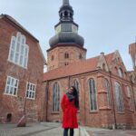 Sreejita De Instagram - Feeling red ❤️ #traveldiaries #germany #traveler #sreejitade 📸 @michael_b.p ❤️