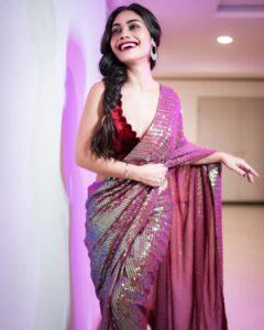 Sreejita De Instagram - The best jewelry that goes with a saree is a precious smile😊 . 🎬Shot & Edited by @ashmaneditors . Wearing : @pariscreation7 Styled by @nidhikurda . #sreesquad #Sreejitade #saree #indianoutfit #traditional #trendingreels #viral #explorepage #explore #trending #trends #trend