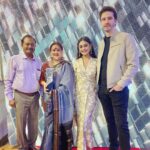 Sreejita De Instagram - Moments of Joy! #gratitudepost Thank you to all my fans, friends and family ❤️❤️ #thankyou 🧿 Styled by @ashnaamakhijani Jewellery @ethnicandaz #sreejitade #awards #awards night #gratitude