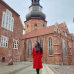 Sreejita De Instagram – Feeling red ❤️ 

#traveldiaries #germany #traveler #sreejitade 

📸 @michael_b.p ❤️