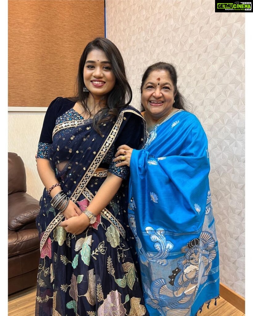 Srinisha Jayaseelan Instagram - What an amazing night it was💜❤️ Loved performing in @kschithra amma’s live in concert at Jakarta! 💜❤️ Thank you so much all for your unconditional love and support 💜❤️ Wearing: @deepoo_designers 😘 #singer #liveperformance #liveperformer #love #music #kschithra #amma #liveinconcert #indonesia #jakarta