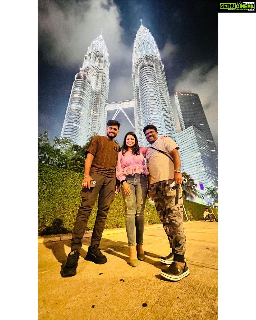 Srinisha Jayaseelan Instagram - Day 1 at Malaysia 😍💜❤️ KLCC