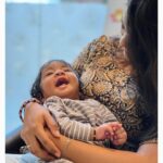 Srinisha Jayaseelan Instagram - Meet my Xerox🥺💜❤️ Couldn’t hold myself from posting these adorable pictures with my niece💜❤️ 📸: @madhujoshika_jayaseelan 😘 #myhappyplace #myhappiness #angel #mydoll #niece #babygirl 𝓐𝓷𝓰𝓮𝓵
