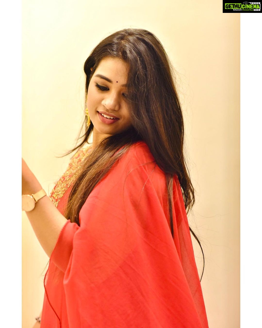 Srinisha Jayaseelan Instagram - Life💜❤️ 👗: @akira_the_couture__ ✨ 📸: @shot.ssup ✨