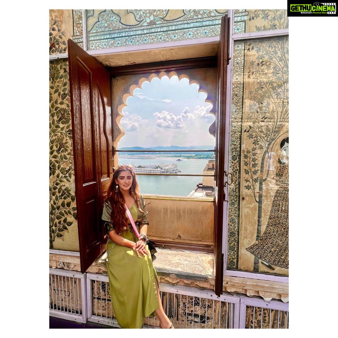Srishti Jain Instagram - Udaipur ❤️ Everytime I take a trip I introspect a lot, this time I came to the conclusion that, I’ve reached a place where I just want peace. Not the kind where you think you’re peaceful but a state of bliss that wraps you and stays. One that never leaves. That kind of peace. . . . . . . . . . . . . . . #udaipurdiaries #udaipurcity #maharanapratap #fatehgarhpalace #udaipurpalace #histroy #culture #bliss #learning #tourism #travelphotography #postoftheday #instagram #instagood #instamood #ootn #love #light Udaipur - The City of Lakes