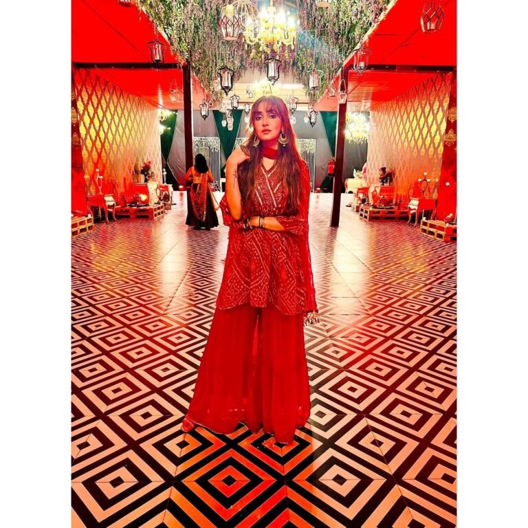Srishti Jain Instagram - ❤️ . . . . . . . . . . . . . . #wedding #summerwedding #red #traditional #bandhani #rajasthan #cousinswedding❤️ #fun #family #happiness #goodtimes #instagood #instagram #instadaily #picoftheday #newpost #explore Jaipur, Rajasthan