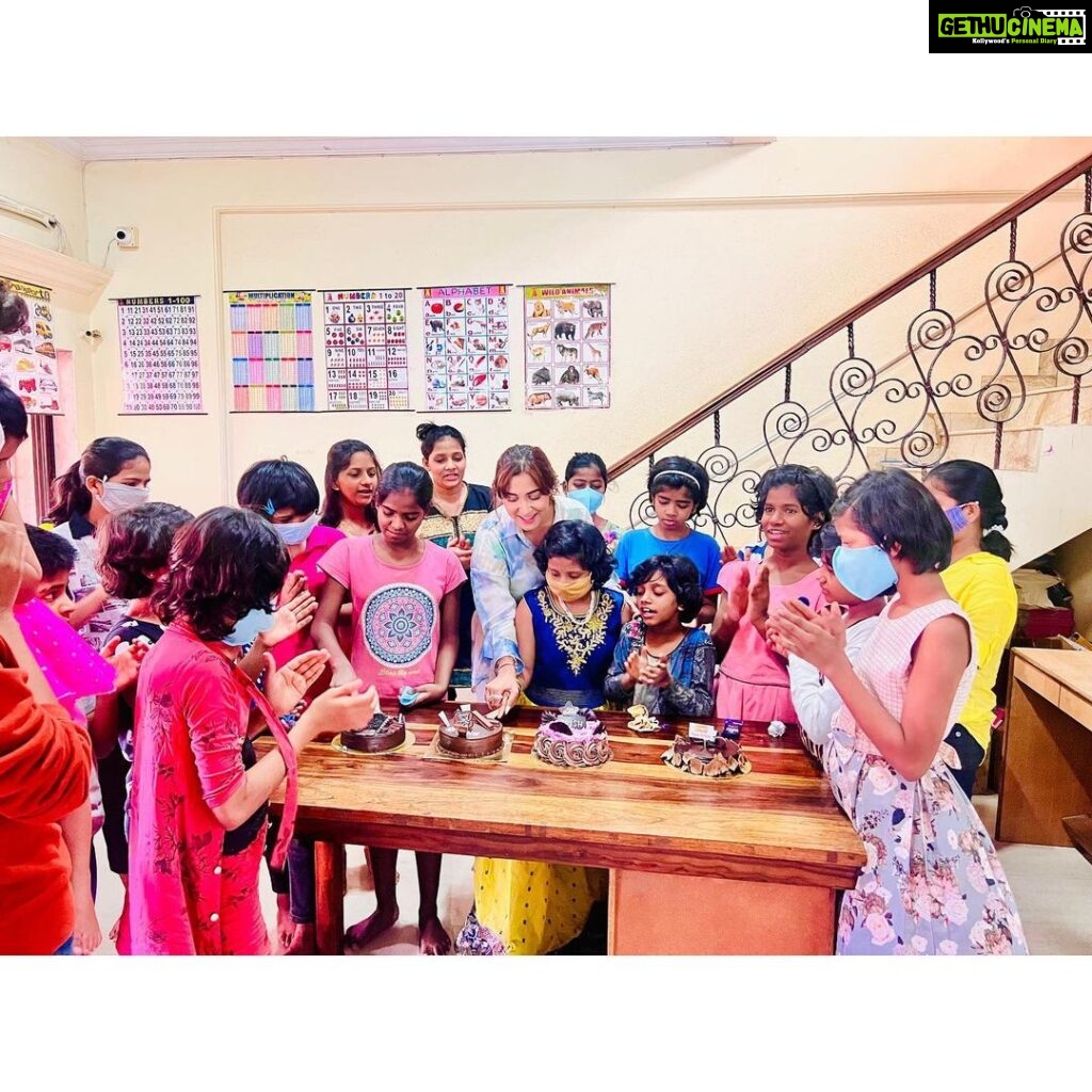 Srishti Jain Instagram - This is what I did on my birthday! I spent it with these beautiful young girls and these cute little munchkins! 25 years of being on this planet, it’s a milestone and I wanted to give back to the society that has given me so so much! The pure joy of sharing happiness is unbelievable! I visited Desire Society which is an orphanage for young girls! These girls are so welcoming and warm, it was great to see such happy faces and to know that they’re taken care of and loved! They’re all such beautiful souls! This is in Malad West and I would encourage anyone who can Manage to donate, volunteer or spend time with them please do❤️ The second place I visited was the Welfare of Stray Dog, I met Mayur and he is an amazing amazing person! He took me around to meet all the dogs and cats he had rescued and they all seemed to love him so so much, he knew each of them personally and they were all so friendly! Please remember to adopt and give these beautiful babies a good home! They were all just looking for love!❤️ some badly Injured and abused and some abandoned but all beautiful as can be! Again please donate and volunteer and visit❤️ this one is in Wadala❤️ 25th was memorable! I feel so so overwhelmed by all the love! I’m happy to have spent my day surrounded by kids and munchkins! Starting my 25th year with more gratitude and humbled , and always remembering to be thankful for everything that I have❤️ And a special Thankyou to Papa @drmaneesh_jain and @vvaannaturals for donating these nutritional supplements for the dogs and cats at the Welfare if Stray Dog for a good cause❤️ love you papa . . . . . . . . . . . . #kids #munchkin #dogs #cats #gratitude #fun #happy #milestone #25thbirthday #instagram #instagood #instalike #explore #explorepage #newpost #pleaseadopt #giveback #greatful #humbled #love #overwhelmedbymyblessings Mumbai, Maharashtra