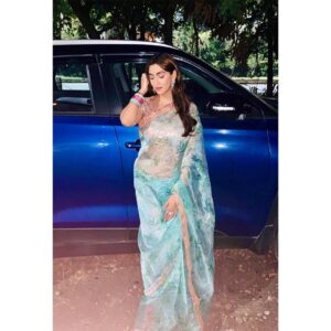 Srishti Jain Instagram - Happy Diwali To My Beautiful Instagram Family🙏🏻❤️ Wishing you all a healthy, happy and prosperous year ahead! Lots of love and blessings 🧿❤️
.
.
.
.
.
.
.
.
.
.
.
.
.
.
#diwali #diwalidecorations #diwalioutfit #festivewear #festivevibes #happydiwali #sisters #happy #happyvibes #saree #sareelove #ootn #instagood #insta #instagram #explore #explorepage #exploring #happy #fun #goodvibes #family