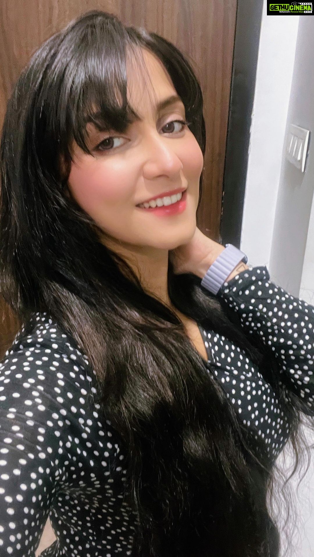 Srishti Jain Instagram - Tumhe janwaar se insan banati hai! . . . . . . . . . . . . . . #bollywood #bollywoodsongs #expression #lipsync #nakhra #instagood #instalike #instadaily #instagood #reels #reelsinstagram #reelsindia #newvideo #newpost #makeup #hairstyles #explore #explorepage #messyhair #love #light #goodvibes