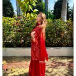 Srishti Jain Instagram - Mohe Rang Do Laal❤️ Gujarat Trip Series! Photodump 🧿 . . . . . . . . . . . . . . . . #travel #gujrattourism #red #indian #traditional #traditionalwear #family #redaesthetic #love #instagood #insta #instagram #newpost #picoftheday #makeup #travelling #travelgram #explore #explorepage