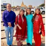 Srishti Jain Instagram - Mohe Rang Do Laal❤️ Gujarat Trip Series! Photodump 🧿 . . . . . . . . . . . . . . . . #travel #gujrattourism #red #indian #traditional #traditionalwear #family #redaesthetic #love #instagood #insta #instagram #newpost #picoftheday #makeup #travelling #travelgram #explore #explorepage
