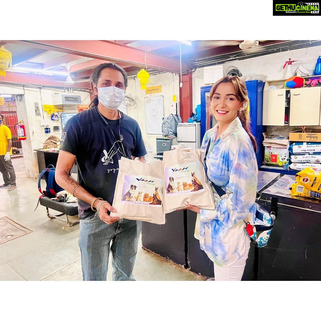 Srishti Jain Instagram - This is what I did on my birthday! I spent it with these beautiful young girls and these cute little munchkins! 25 years of being on this planet, it’s a milestone and I wanted to give back to the society that has given me so so much! The pure joy of sharing happiness is unbelievable! I visited Desire Society which is an orphanage for young girls! These girls are so welcoming and warm, it was great to see such happy faces and to know that they’re taken care of and loved! They’re all such beautiful souls! This is in Malad West and I would encourage anyone who can Manage to donate, volunteer or spend time with them please do❤️ The second place I visited was the Welfare of Stray Dog, I met Mayur and he is an amazing amazing person! He took me around to meet all the dogs and cats he had rescued and they all seemed to love him so so much, he knew each of them personally and they were all so friendly! Please remember to adopt and give these beautiful babies a good home! They were all just looking for love!❤️ some badly Injured and abused and some abandoned but all beautiful as can be! Again please donate and volunteer and visit❤️ this one is in Wadala❤️ 25th was memorable! I feel so so overwhelmed by all the love! I’m happy to have spent my day surrounded by kids and munchkins! Starting my 25th year with more gratitude and humbled , and always remembering to be thankful for everything that I have❤️ And a special Thankyou to Papa @drmaneesh_jain and @vvaannaturals for donating these nutritional supplements for the dogs and cats at the Welfare if Stray Dog for a good cause❤️ love you papa . . . . . . . . . . . . #kids #munchkin #dogs #cats #gratitude #fun #happy #milestone #25thbirthday #instagram #instagood #instalike #explore #explorepage #newpost #pleaseadopt #giveback #greatful #humbled #love #overwhelmedbymyblessings Mumbai, Maharashtra