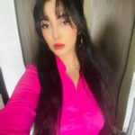 Srishti Jain Instagram - I think the hair colour suits me🖤 . . . . . . . . . . . . . . #newhair #black #makeuponfleek #pink #newpost #postoftheday #instagood #instagram #instalike #instadaily #explore #love #light