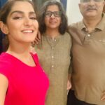 Srishti Jain Instagram - Happy Anniversary Mumma and Papa❤️ love you both . . . . . . . . . . . . . . . . #family #anniversary #love #instagood #instagram #instalike #instadaily #newpost #picoftheday #familylove #momanddad #explore #explorepage Mumbai, Maharashtra